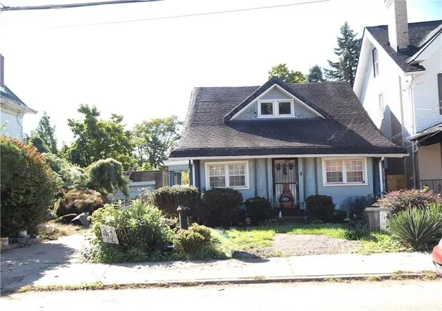 Photo 3 of Single family home for sale at 6338 Stanton Ave, Highland Park, PA 15206 | MLS# 1777703 | Listing updated on 2026-10-14