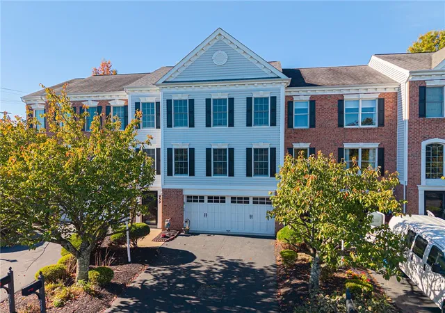 Photo 2 of Townhouse for sale at 959 Montclair Dr, Moon/crescent Twp, PA 15108 | MLS# 1777602 | Listing updated on 2026-10-21