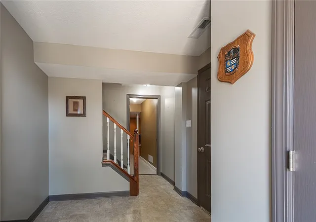 Photo 3 of Townhouse for sale at 959 Montclair Dr, Moon/crescent Twp, PA 15108 | MLS# 1777602 | Listing updated on 2026-10-21
