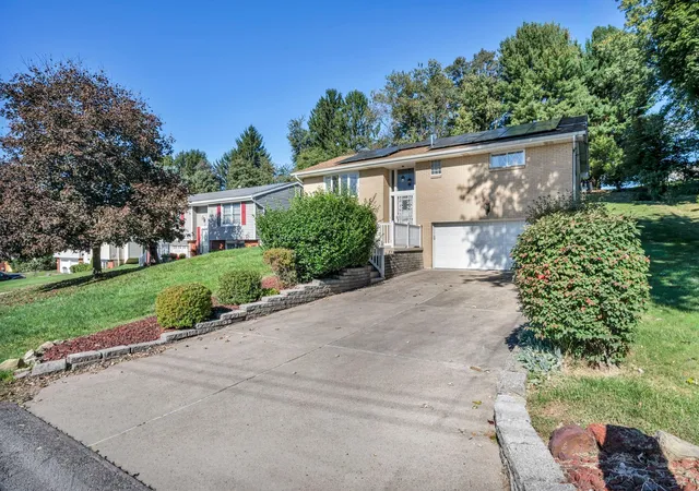 Photo 2 of Single family home for sale at 107 Connie Park Dr, Kennedy Twp, PA 15136 | MLS# 1777961 | Listing updated on 2026-10-17