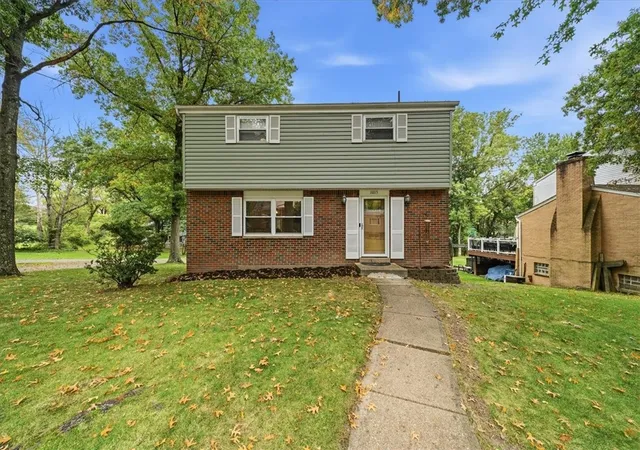 Photo 3 of Single family home for sale at 1015 Evergreen Dr, Penn Hills, PA 15235 | MLS# 1777951 | Listing updated on 2026-10-17