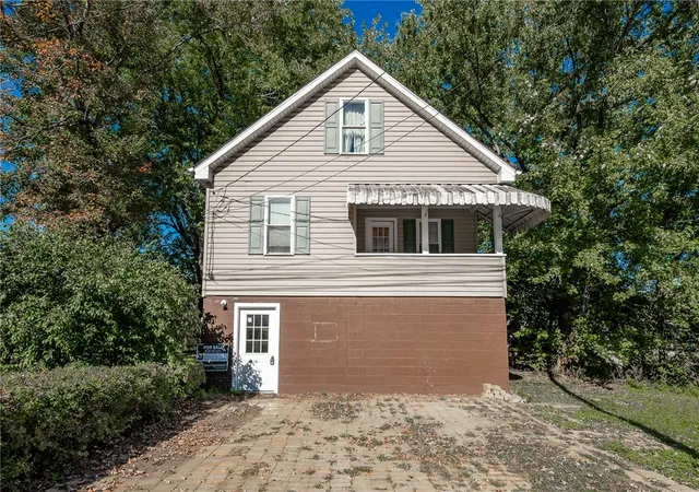 Photo 1 of Single family home for sale at 1717 1/2 5th Ave Ext, Manor Twp, PA 16226 | MLS# 1777700 | Listing updated on 2026-10-18