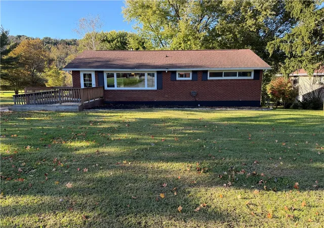 Photo 1 of Single family home for sale at 1049 School Rd, Allegheny Twp, PA 15656 | MLS# 1777976 | Listing updated on 2026-10-20