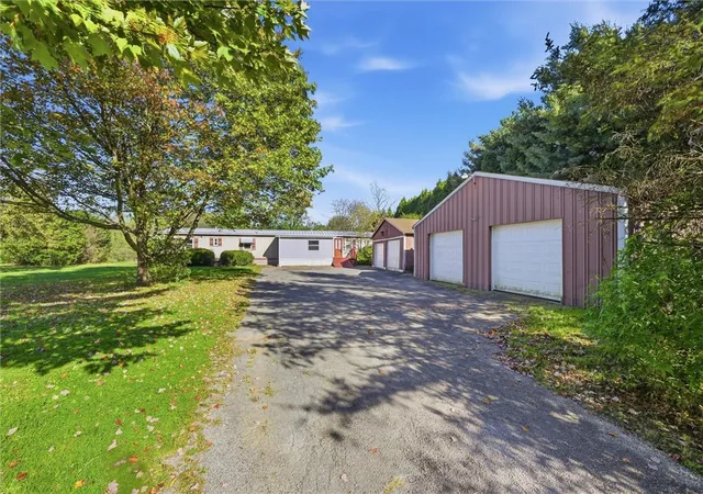 Photo 1 of Manufactured home for sale at 3032 Oneida Valley Rd, Venango Twp, PA 16040 | MLS# 1777982 | Listing updated on 2026-10-20