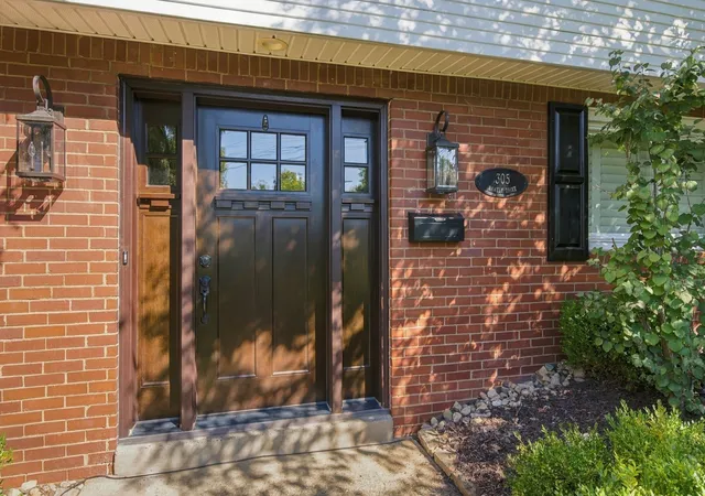 Photo 2 of Single family home for sale at 305 Rawley Dr, Mt Lebanon, PA 15243 | MLS# 1777989 | Listing updated on 2026-10-18