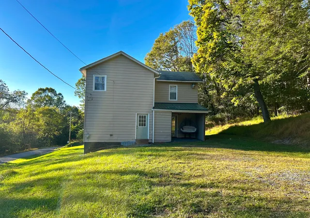 Single family home for sale at 700 Rubright Rd, Bell Twp, PA 15613 | MLS# 1778016