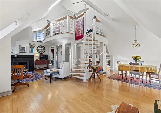 Listing Photo 2 - Condo for sale in building located at 384 S Highland Ave, Pittsburgh, PA 15206 - Unit #3