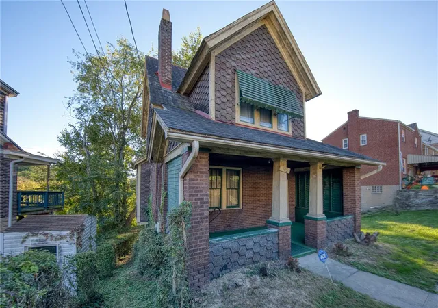 Photo 2 of Single family home for sale at 105 W Garden Rd, Brentwood, PA 15227 | MLS# 1778236 | Listing updated on 2026-10-20