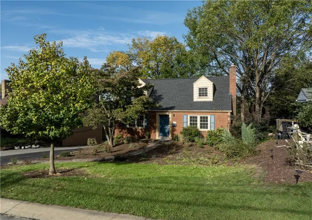 Photo 2 of Single family home for sale at 116 Seneca Dr, Mt Lebanon, PA 15228 | MLS# 1776950 | Listing updated on 2026-10-12