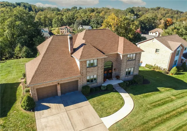 Photo 2 of Single family home for sale at 127 Field Clb Dr W, Robinson Twp, PA 15136 | MLS# 1778215 | Listing updated on 2026-10-12