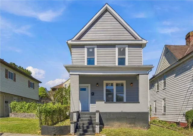Single family home for sale at 515 Blaine Ave, Canonsburg, PA 15317 | MLS# 1777759