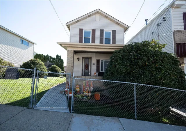 Photo 1 of Single family home for sale at 505 7th Avenue, Carnegie, PA 15106 | MLS# 1778229 | Listing updated on 2026-10-08