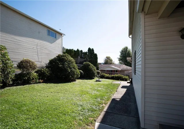 Photo 3 of Single family home for sale at 505 7th Avenue, Carnegie, PA 15106 | MLS# 1778229 | Listing updated on 2026-10-08