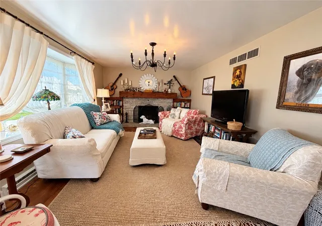 Photo 2 of Single family home for sale at 207 Central Dr, Center Twp, PA 16001 | MLS# 1778225 | Listing updated on 2026-10-20