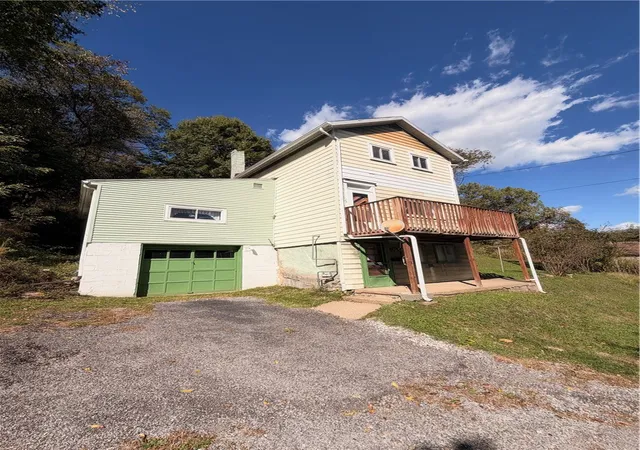 Photo 1 of Single family home for sale at 210 W 12th Avenue, Tarentum, PA 15084 | MLS# 1778018 | Listing updated on 2026-10-08