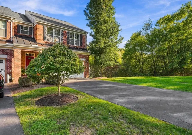 Photo 2 of Townhouse for sale at 160 Harmony Rd, Marshall, PA 15090 | MLS# 1778259 | Listing updated on 2026-10-20