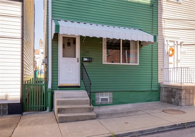 Photo 3 of Single family home for sale at 610 Edmond St, Bloomfield, PA 15224 | MLS# 1778228 | Listing updated on 2026-10-12