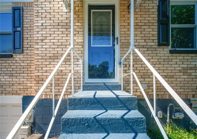 Photo 2 of Single family home for sale at 418 Pennwood Dr, Penn Hills, PA 15235 | MLS# 1778254 | Listing updated on 2026-10-08