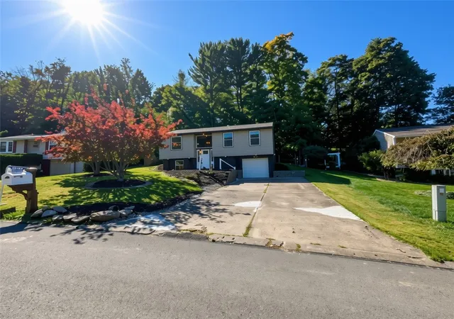 Photo 2 of Single family home for sale at 1889 Riggs Rd, South Park, PA 15129 | MLS# 1778155 | Listing updated on 2026-10-09