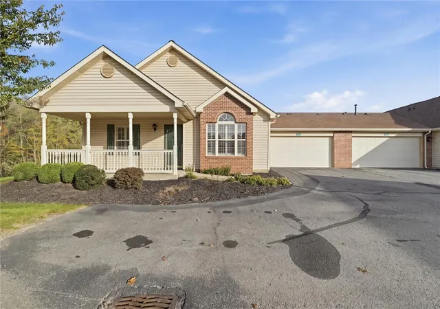 Listing Photo 1 - Condo for sale in building located at 355 Allandale Dr, Bethel Park, PA 15102