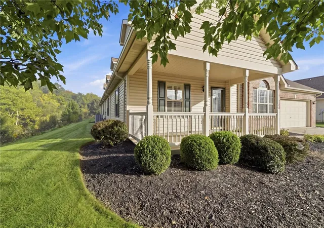 Listing Photo 2 - Condo for sale in building located at 355 Allandale Dr, Bethel Park, PA 15102
