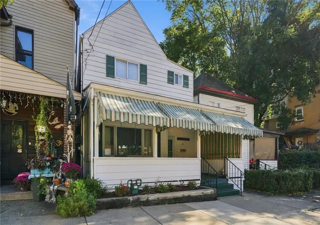 Photo 2 of Single family home for sale at 321 Center Ave, Pitcairn, PA 15140 | MLS# 1778279 | Listing updated on 2026-10-08