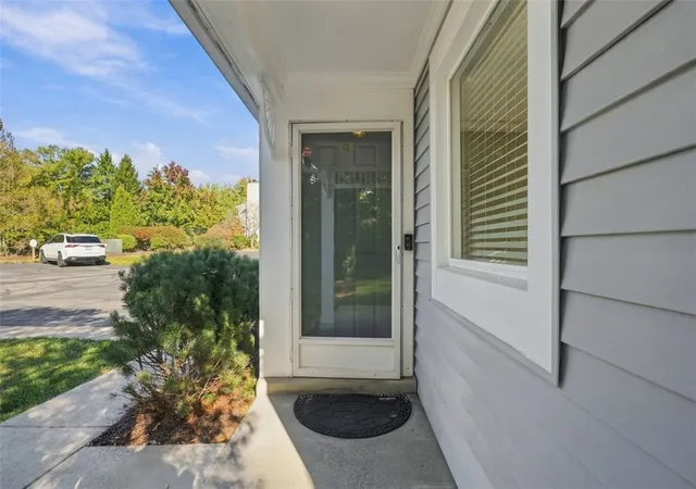Photo 3 of Townhouse for sale at 308 Lamplighter Cir, Pittsburgh, PA 15212 | MLS# 1778352 | Listing updated on 2026-10-08