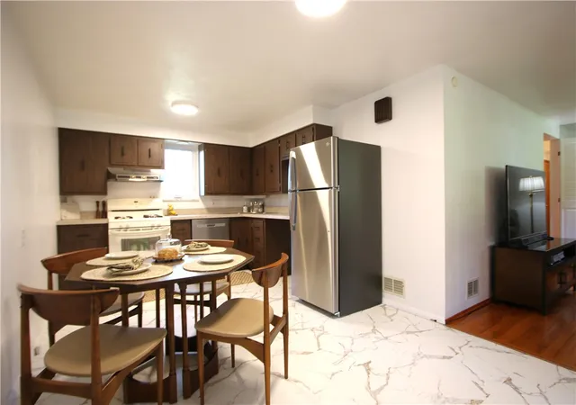 Photo 3 of Sale Pending at 4548 Mapledale Dr, Homestead, PA 15120 | MLS# 1778308 | Listing updated on 2026-10-13