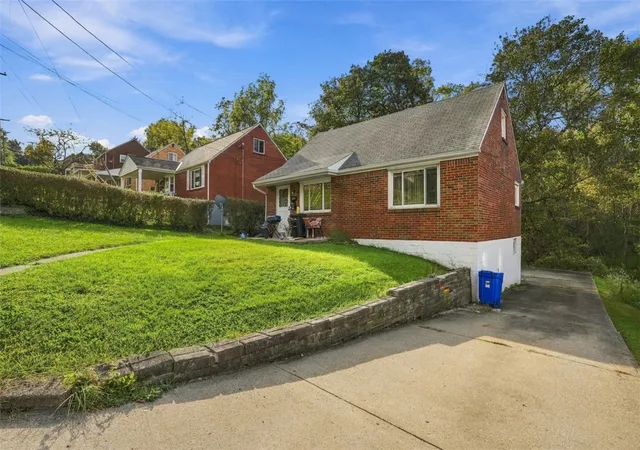 Photo 3 of Single family home for sale at 201 Key Dr, Pittsburgh, PA 15235 | MLS# 1778389 | Listing updated on 2026-10-08