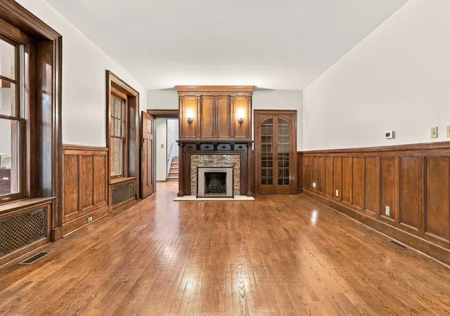 Photo 3 of Condo for sale at 6109 5th Avenue #2, Shadyside, PA 15232 | MLS# 1778425 | Listing updated on 2026-10-09