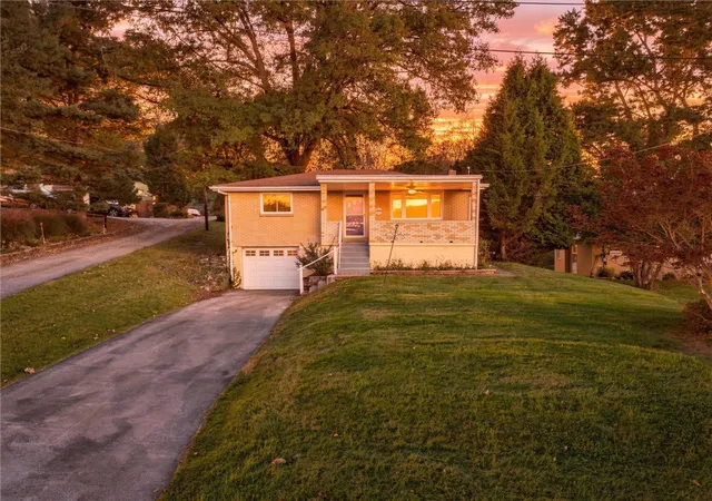Photo 2 of Single family home for sale at 5110 Oak Rd, Jefferson Hills, PA 15025 | MLS# 1778431 | Listing updated on 2026-10-20