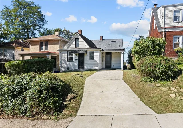 Photo 3 of Single family home for sale at 2346 Fremont Pl, Beechview, PA 15216 | MLS# 1778408 | Listing updated on 2026-10-09