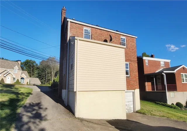 Photo 3 of Single family home for sale at 1001 Wible Run Rd, Shaler, PA 15209 | MLS# 1778436 | Listing updated on 2026-10-16