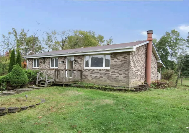 Photo 3 of Single family home for sale at 312 Leslie Rd, Valencia, PA 16059 | MLS# 1778583 | Listing updated on 2026-10-10