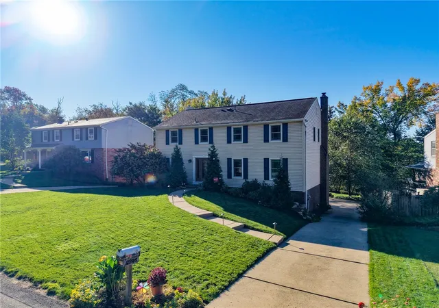 Photo 2 of Single family home for sale at 5124 Meadowridge Ln, Hampton, PA 15044 | MLS# 1778602 | Listing updated on 2026-10-15