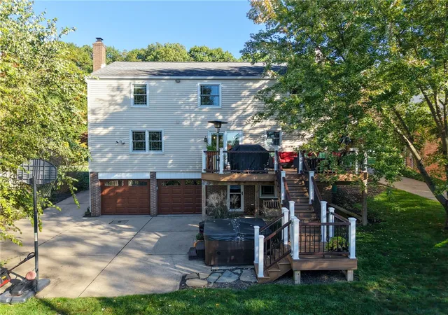 Photo 3 of Single family home for sale at 5124 Meadowridge Ln, Hampton, PA 15044 | MLS# 1778602 | Listing updated on 2026-10-15