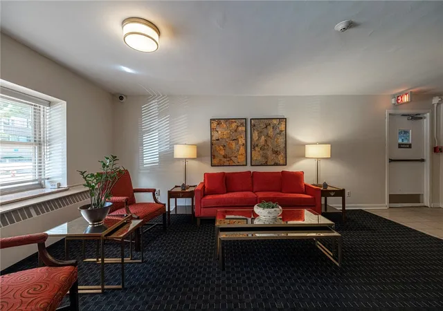 Photo 4 of Condo for sale at 144 N Dithridge St #207, Pittsburgh, PA 15213 | MLS# 1778626 | Listing updated on 2026-10-11