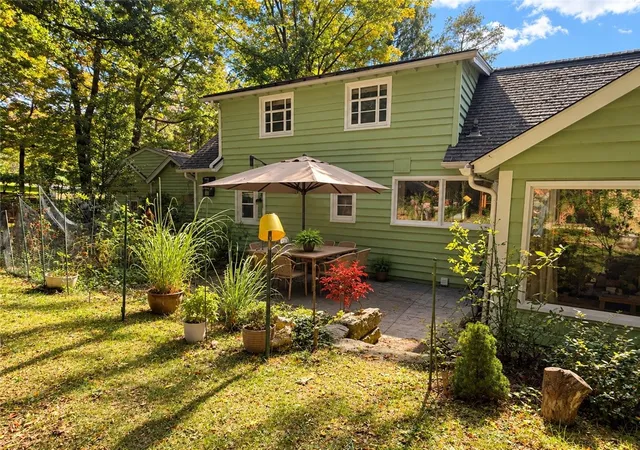 Photo 2 of Single family home for sale at 201 Woodland Dr, Neshannock Twp, PA 16105 | MLS# 1778734 | Listing updated on 2026-10-12