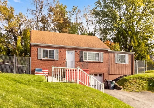 Photo 2 of Single family home for sale at 2009 Ridge Rd, Elizabeth Twp/boro, PA 15135 | MLS# 1778735 | Listing updated on 2026-10-12