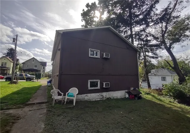 Photo 4 of House for sale at 731 E 7315 Main St, New Castle, PA 16101 | MLS# 1778744 | Listing updated on 2026-10-21