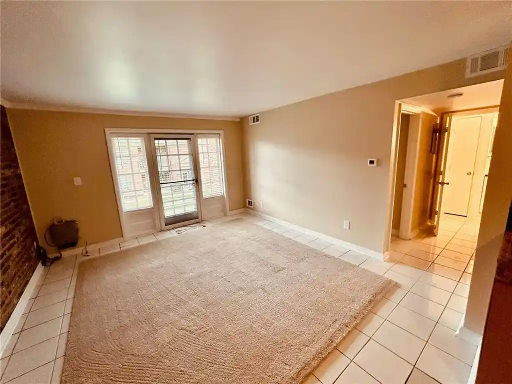 Listing Photo 2 - Condo for sale in 930 Margarite Dr located at 930 Margarite Dr, Pittsburgh, PA 15216 - Unit 930 Margarite Dr