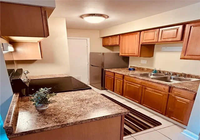 Photo 4 of Condo for sale at 930 Margarite Dr #K, Scott Twp, PA 15216 | MLS# 1778732 | Listing updated on 2026-10-12