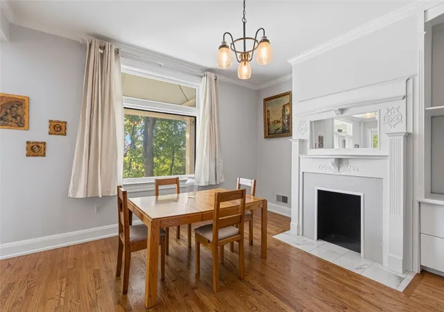 Photo 4 of Single family home for sale at 304 Bower Hl Rd, Mt Lebanon, PA 15228 | MLS# 1778333 | Listing updated on 2026-10-20