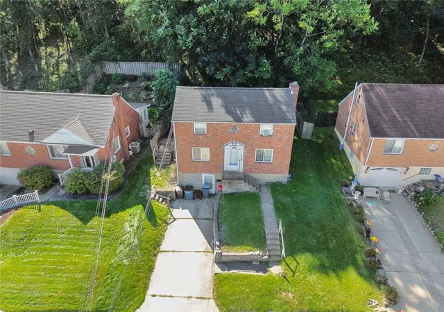 Photo 2 of Single family home for sale at 9242 Valley St, Pittsburgh, PA 15235 | MLS# 1778804 | Listing updated on 2026-10-12