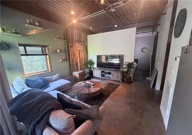 Listing Photo 5 - Condo for sale in building located at 5491 Penn Ave, Pittsburgh, PA 15206 - Unit #A305