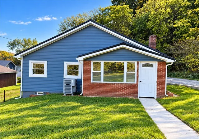 Photo 1 of Single family home for sale at 420 Church St, Ellwood City, PA 16117 | MLS# 1778924 | Listing updated on 2026-10-12
