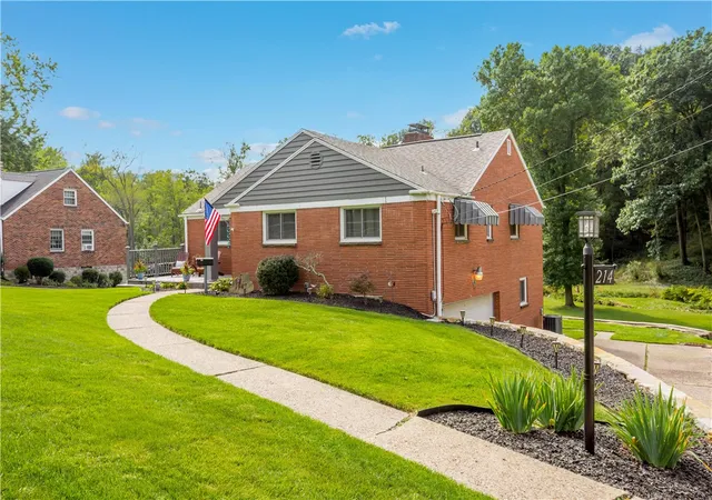 Photo 3 of Single family home for sale at 214 Drake Rd, Bethel Park, PA 15102 | MLS# 1778268 | Listing updated on 2026-10-15