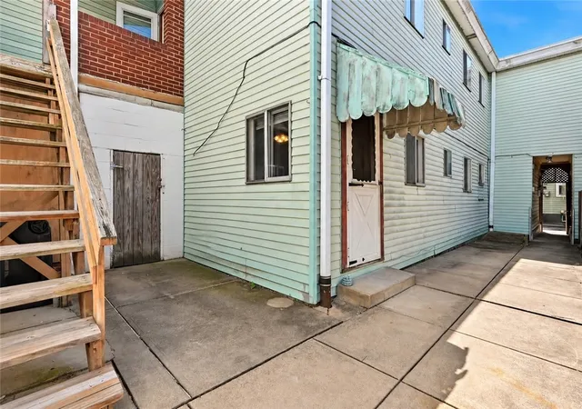 Photo 4 of House for sale at 1917 Larkins Way, South Side, PA 15203 | MLS# 1778971 | Listing updated on 2026-10-17