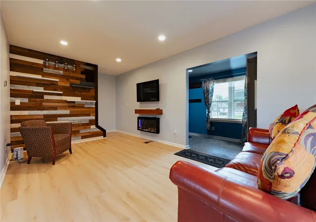 Photo 4 of Single family home for sale at 200 Grove Ave, Pittsburgh, PA 15229 | MLS# 1778755 | Listing updated on 2026-10-13
