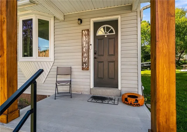 Photo 2 of Single family home for sale at 442 Lincoln Ave, Mars, PA 16046 | MLS# 1778786 | Listing updated on 2026-10-13